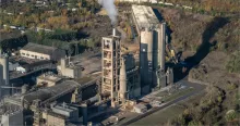 Vue aérienne d'une usine de ciment à Gargenville dans les Yvelines en France - Crédit photo F. Gouty