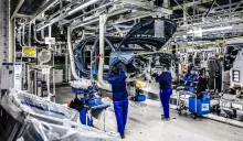 Chaine d'usine automobile - Crédit photo ©BercyPhoto Sebastien Muylaert