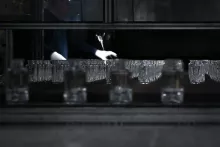 Ligne de production verrière - Crédit photo : LOU BENOIST / AFP