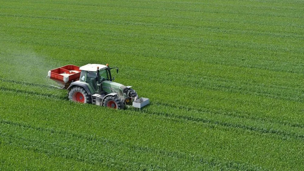 Engin agricole dans un champ © Vivescia / Jean-Marc Lisse 