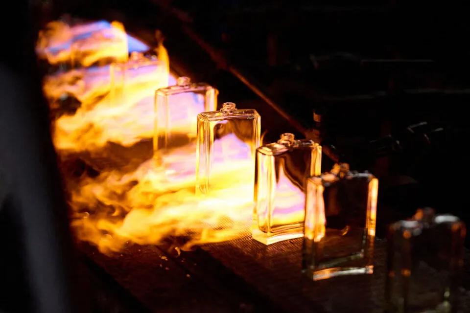 Chaine de flaconnage en verre - Crédit photo ©Verescence