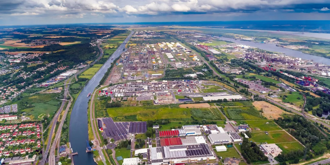 Vue aérienne de la zons industrialo-portuaire du Havre - Crédit photo : Vincent Rustuel