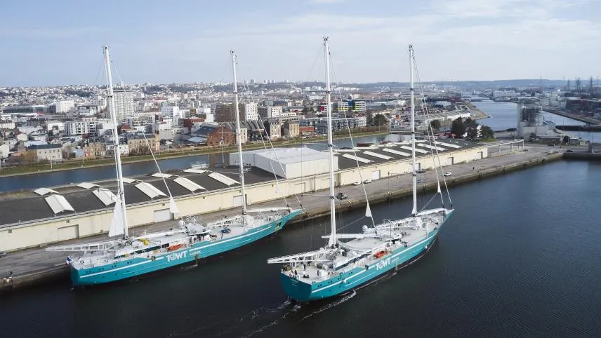 Les navires Anemos et Artemis dans le port du Havre / Photo Anne Beaugé – TOWT.eu