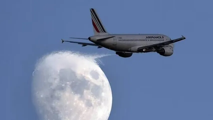 Avion en vol - Crédit photo : Franck Dubray / Ouest-France