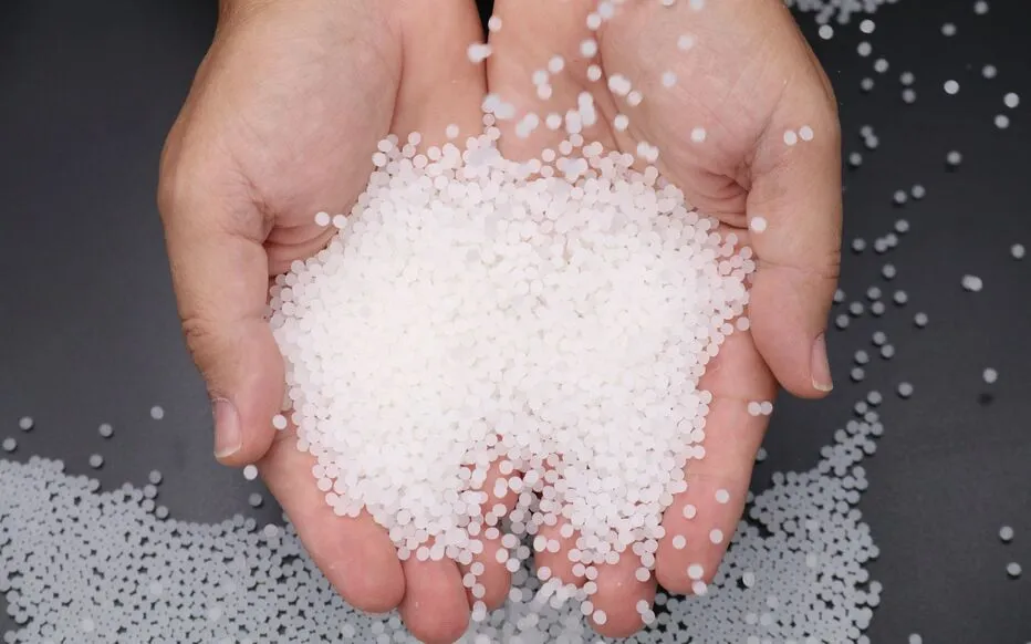 Les plastiques biosourcés tels qu'ils seront produits dans la future usine Futerro de Seine-Maritime, une alternative aux matières issues des énergies fossiles. / Crédit photo : Futerro