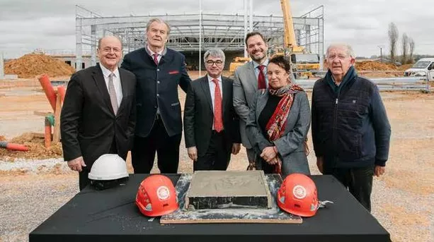 La pose de la première pierre du nouveau site de Cuisine Solutions a eu lieu le 12 mars 2026 - Crédit photo : CHRISTOPHER SALGADINHO